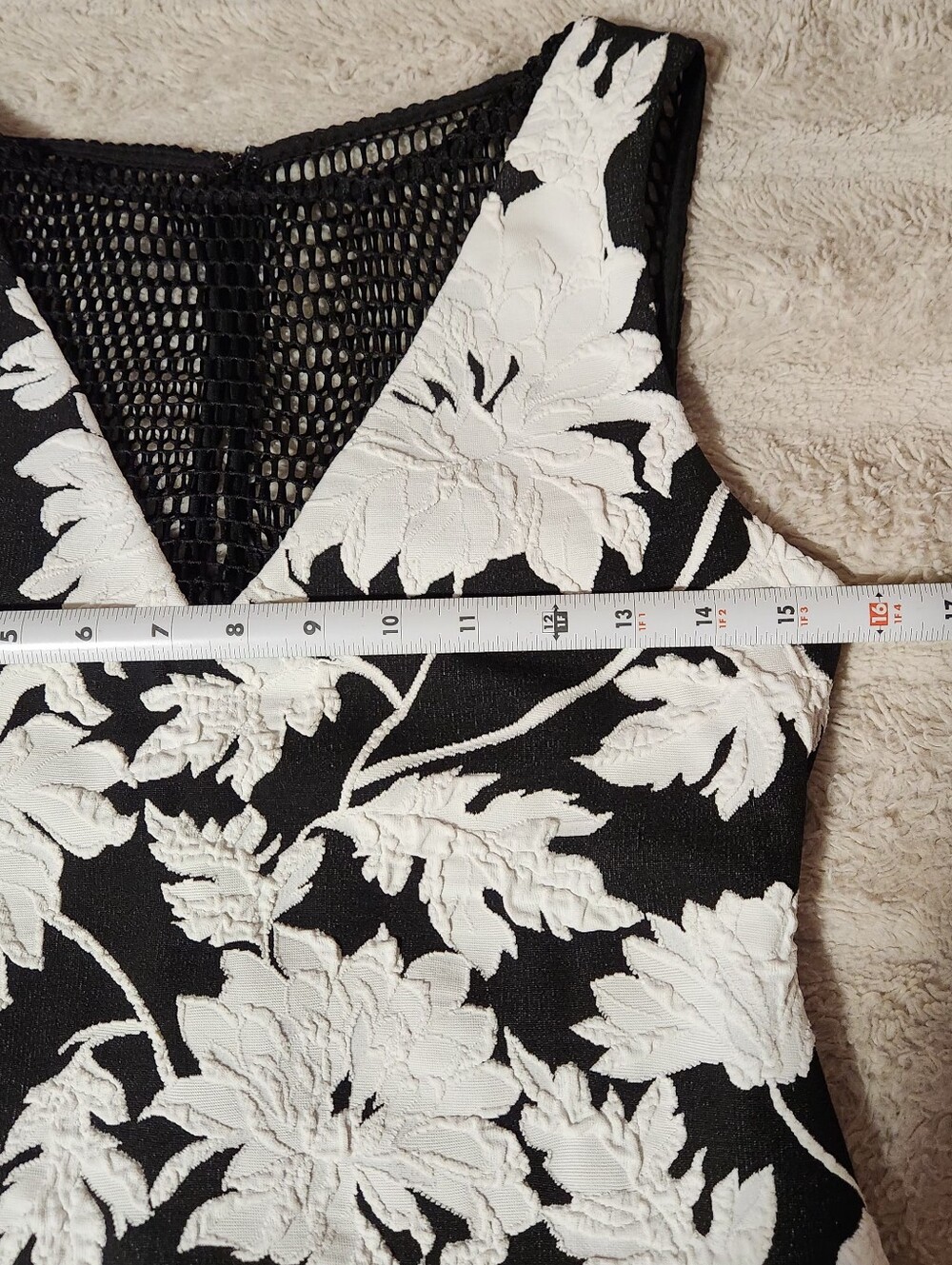 Julia Jordan Sheath Dress 6 Black White Floral Applique Mesh Wedding Guest - Picture 4 of 11